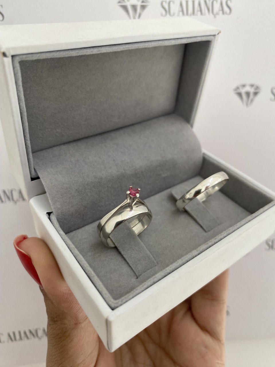 Alianças de Namoro Bali -  6mm com Solitário Pedra Rosa